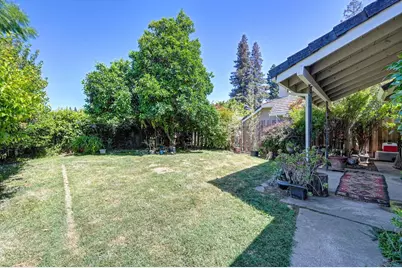 102 Las Positas Circle, Sacramento, CA 95831 - Photo 27