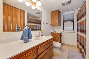 102 Las Positas Cir, Sacramento, CA 95831 - Photo 25