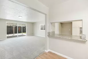 7080 21st Ave, Sacramento, CA 95820 - Photo 11