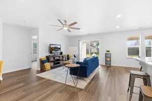 374 W Main St, Turlock, CA 95380 - Photo 5