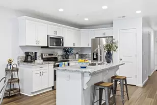 374 W Main St, Turlock, CA 95380 - Photo 9