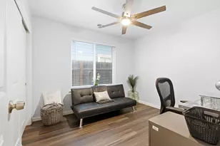 374 W Main St, Turlock, CA 95380 - Photo 11