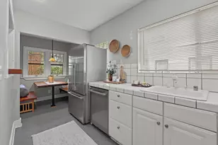 1041 Santa Barbara Ct, Sacramento, CA 95816 - Photo 13