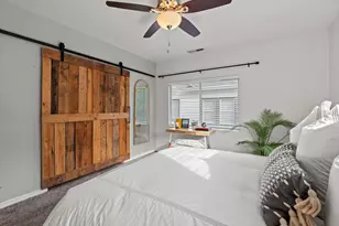 1041 Santa Barbara Ct, Sacramento, CA 95816 - Photo 17