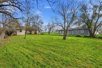 1021 Grand Ave, Olivehurst, CA 95961 - Photo 11