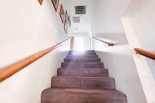 8469 Hollow Oaks Ct, Sacramento, CA 95828 - Photo 9