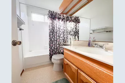 8469 Hollow Oaks Court, Sacramento, CA 95828 - Photo 17