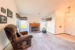 8469 Hollow Oaks Ct, Sacramento, CA 95828 - Photo 35