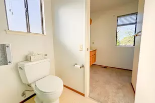 8469 Hollow Oaks Ct, Sacramento, CA 95828 - Photo 25