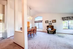 8469 Hollow Oaks Ct, Sacramento, CA 95828 - Photo 39