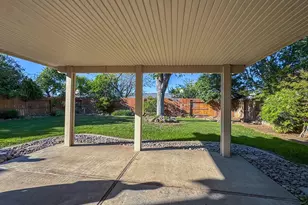 8469 Hollow Oaks Ct, Sacramento, CA 95828 - Photo 45