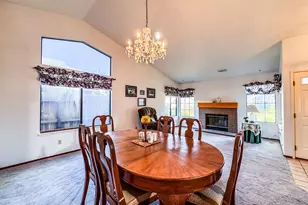 8469 Hollow Oaks Ct, Sacramento, CA 95828 - Photo 37