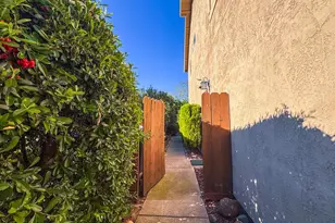 8469 Hollow Oaks Ct, Sacramento, CA 95828 - Photo 31