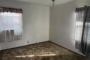 187 Bay Dr, Sacramento, CA 95815 - Photo 11