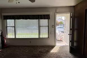 187 Bay Dr, Sacramento, CA 95815 - Photo 5