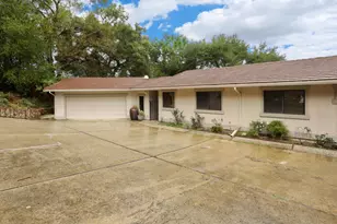 17220 Holiday Dr, Morgan Hill, CA 95037 - Photo 19