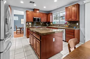 1242 Tulloch Dr, Tracy, CA 95304 - Photo 9