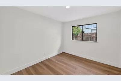 7717 Valley Wood Drive, Sacramento, CA 95828 - Photo 27