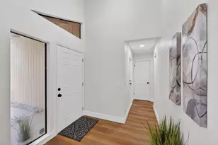 7717 Valley Wood Dr, Sacramento, CA 95828 - Photo 13