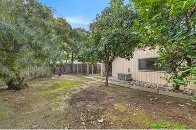 7717 Valley Wood Drive, Sacramento, CA 95828 - Photo 41