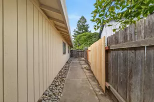 7717 Valley Wood Dr, Sacramento, CA 95828 - Photo 39