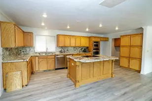 1912 Kendall Ave, Modesto, CA 95355 - Photo 17