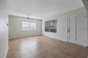 1432 N Locust St, Visalia, CA 93291 - Photo 7