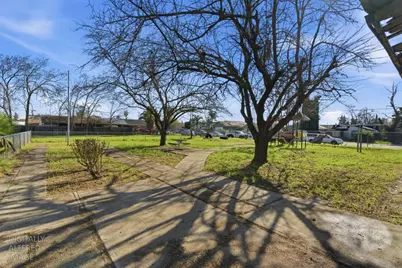 1807 E 10th Street, Stockton, CA 95206 - Photo 21
