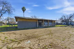 1807 E 10th St, Stockton, CA 95206 - Photo 5