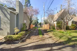 1916 44th St, Sacramento, CA 95819 - Photo 39