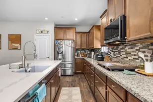 826 Grace Dr, Los Banos, CA 93635 - Photo 3