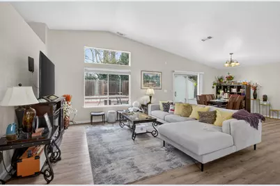 5267 Jacinto Avenue, Sacramento, CA 95823 - Photo 5