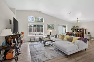 5267 Jacinto Ave, Sacramento, CA 95823 - Photo 5