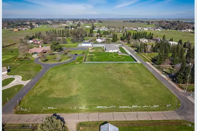 10685 Halfway Road, Elk Grove, CA 95624 - Photo 5