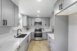 7560 Baird Way, Citrus Heights, CA 95610 - Photo 9