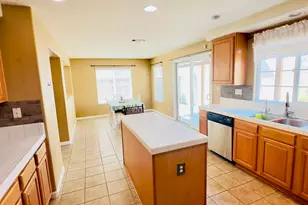 323 Autumn Rain Dr, Lathrop, CA 95330 - Photo 11