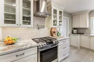 5521 Carlson Dr, Sacramento, CA 95819 - Photo 17