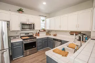 9355 Bennoel Way, Elk Grove, CA 95758 - Photo 23