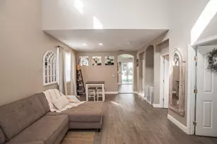 9355 Bennoel Way, Elk Grove, CA 95758 - Photo 11