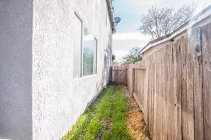 9355 Bennoel Way, Elk Grove, CA 95758 - Photo 69