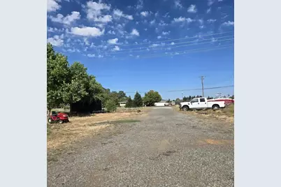 8830 Bradshaw Road, Elk Grove, CA 95624 - Photo 15
