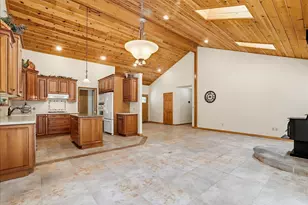 14370 Rollins Park Dr, Grass Valley, CA 95945 - Photo 17