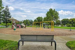 9177 Rizes Way, Elk Grove, CA 95758 - Photo 93