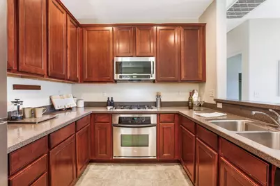 3301 N Park Drive #411, Sacramento, CA 95835 - Photo 5