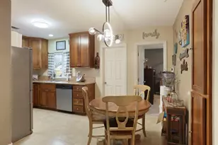 222 Maynell Ave, Modesto, CA 95354 - Photo 9