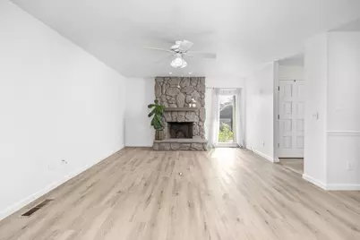 3913 Hillsboro Court, Modesto, CA 95356 - Photo 9