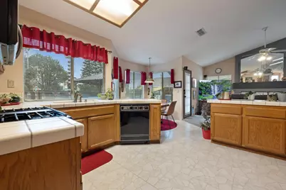 5926 Palm Springs Court, Elk Grove, CA 95758 - Photo 11