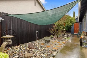 5926 Palm Springs Ct, Elk Grove, CA 95758 - Photo 43