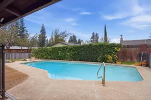 2718 Warwick Ln, Modesto, CA 95350 - Photo 23