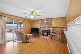 2718 Warwick Ln, Modesto, CA 95350 - Photo 11